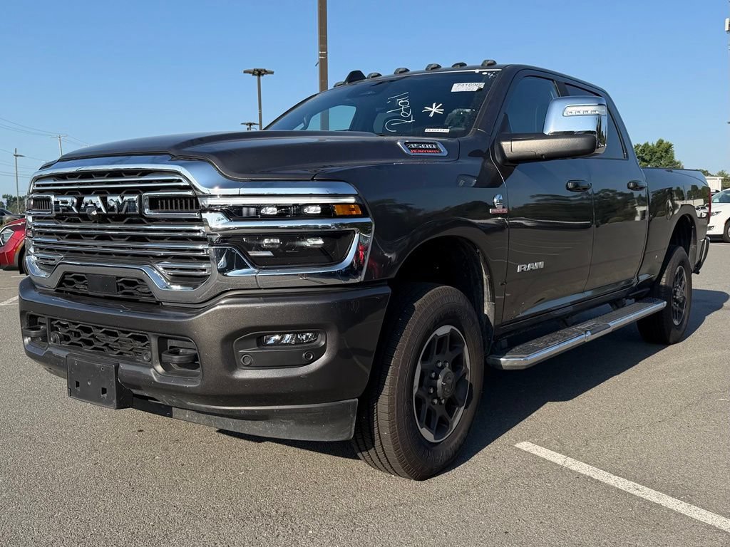 Used 2025 RAM 3500 Laramie AWD/4WD image 3