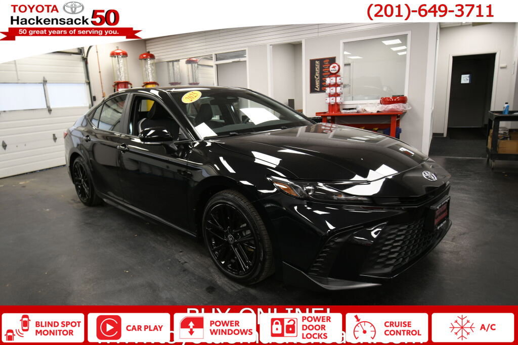 Used 2025 Toyota Camry SE