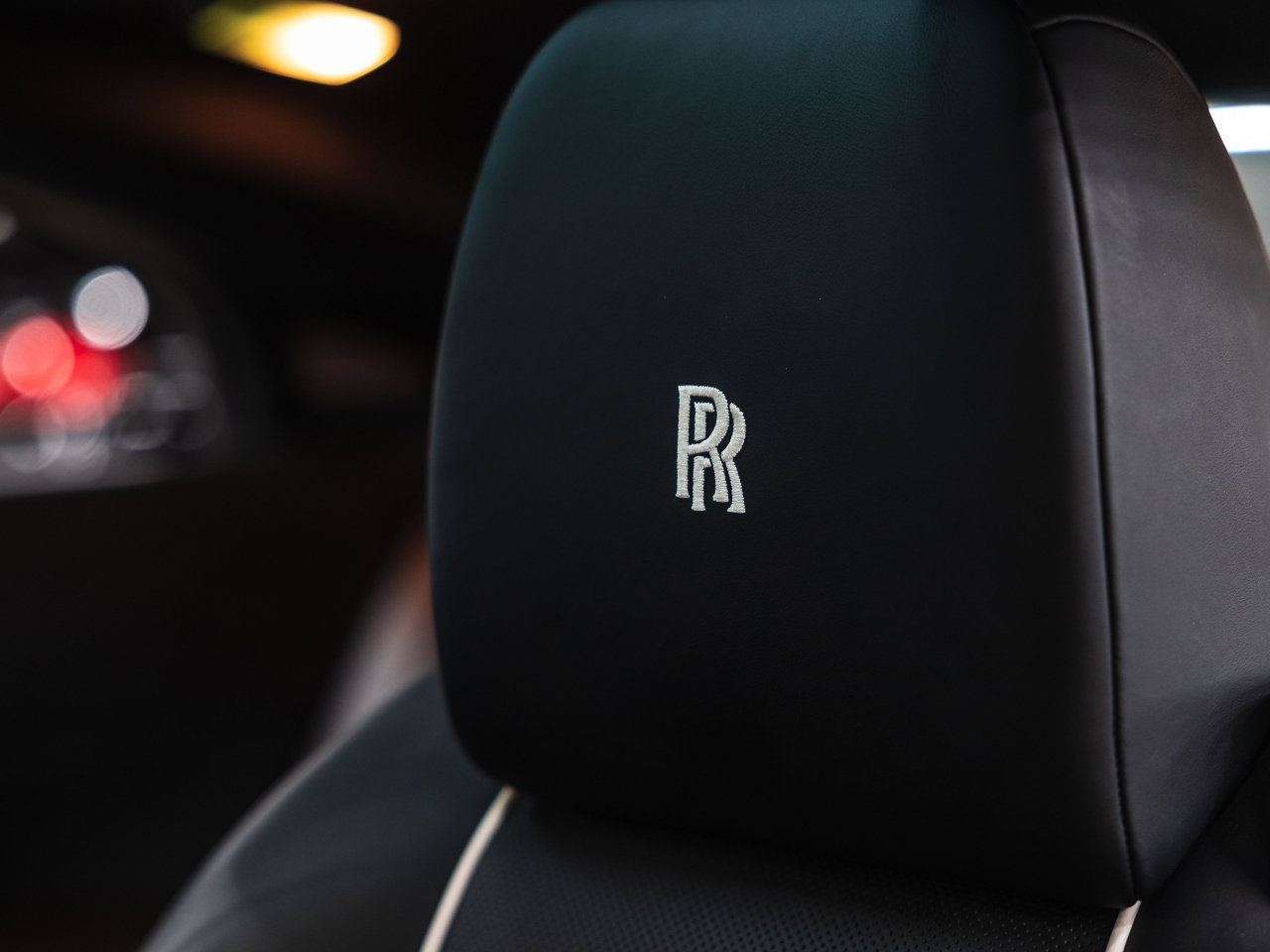 Used 2015 Rolls-Royce Wraith image 39
