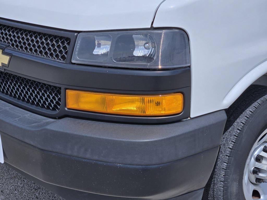 Used 2021 Chevrolet Express 2500 w/ Driver Convenience Package RWD image 9