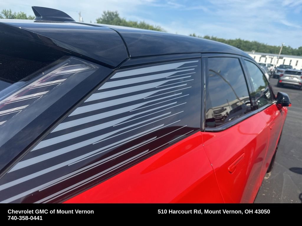 Used 2025 Cadillac Optiq Sport 1 w/ LPO, ONYX Package image 11