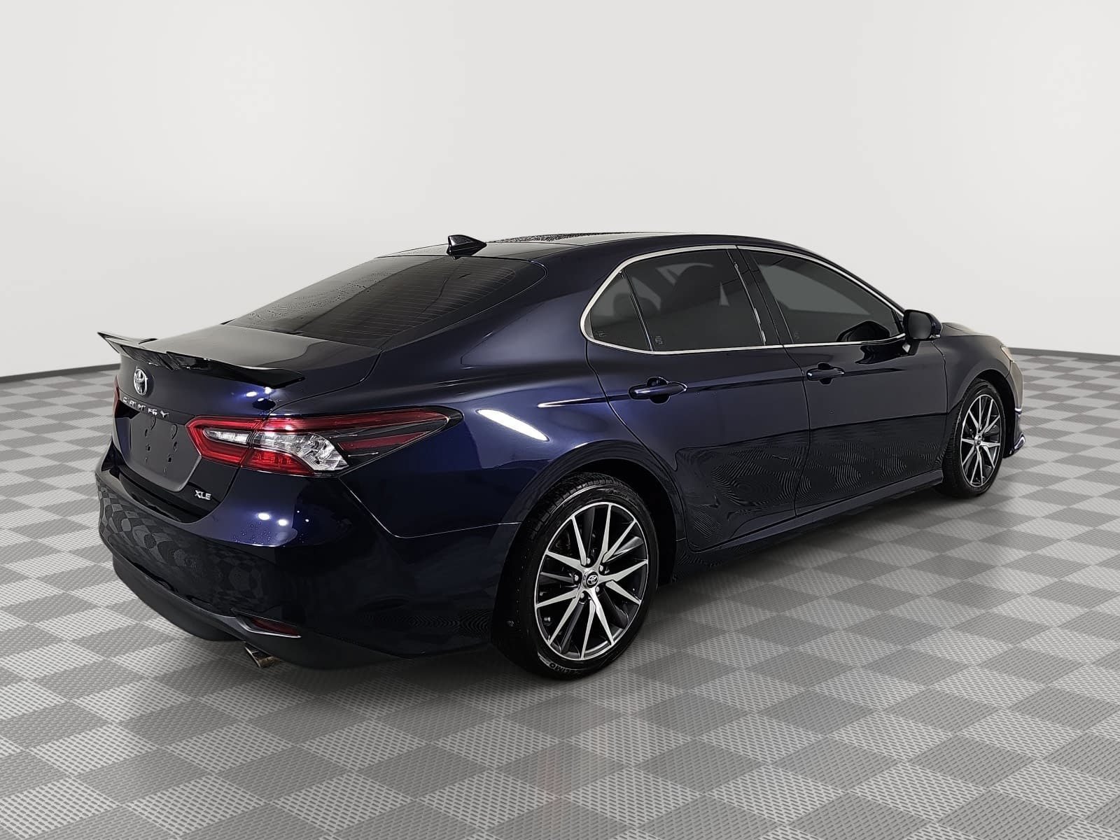 Used 2022 Toyota Camry XLE FWD image 8