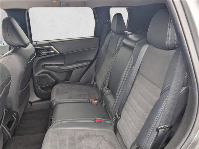 Used 2024 Mitsubishi Outlander SE image 19