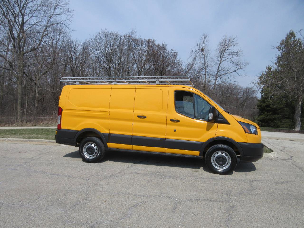 Used 2017 Ford Transit 250 130 Low Roof RWD image 4