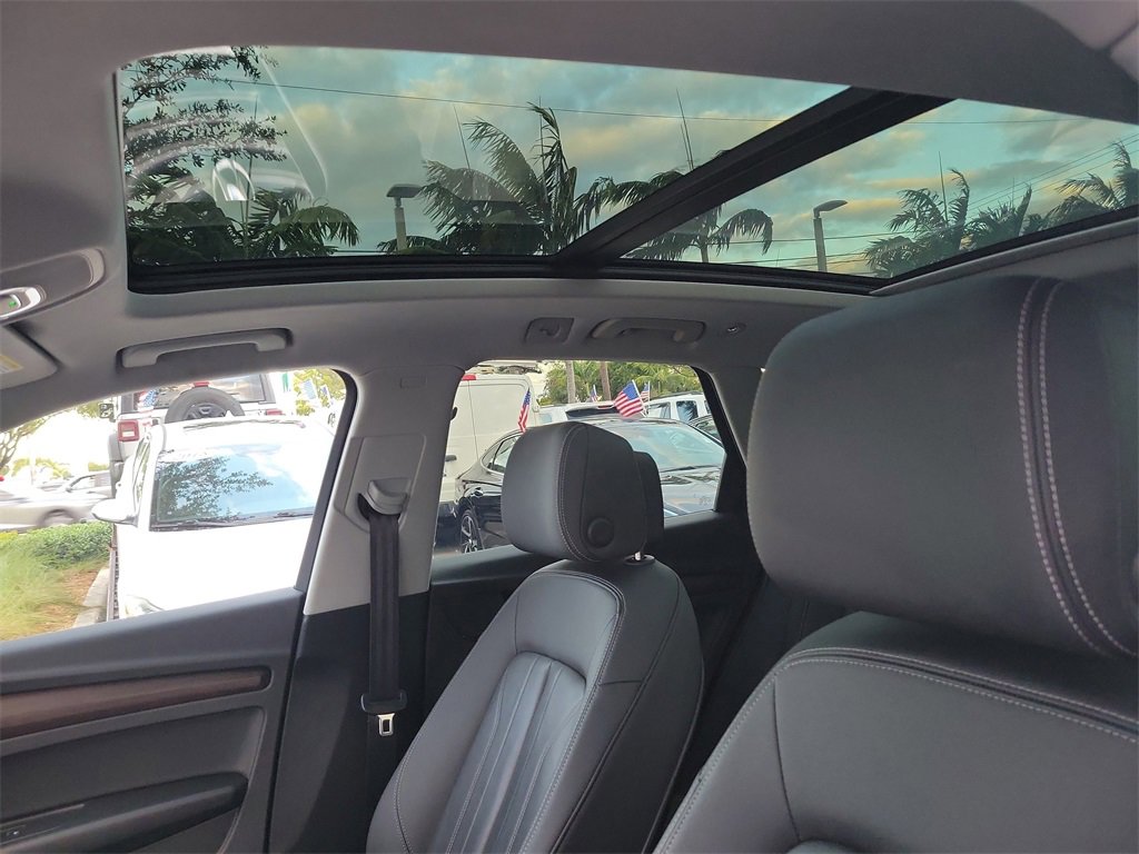 Used 2022 Audi Q5 2.0T Premium image 14