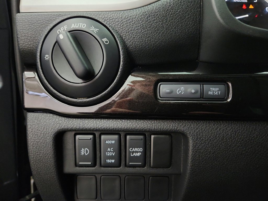 Used 2019 Nissan Titan SV w/ SV Convenience Package AWD/4WD image 19
