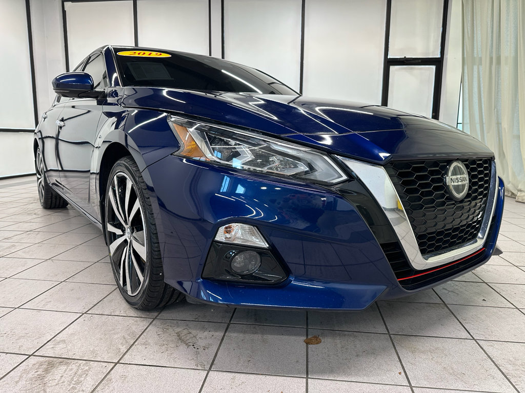 Used 2019 Nissan Altima 2.5 Platinum image 2