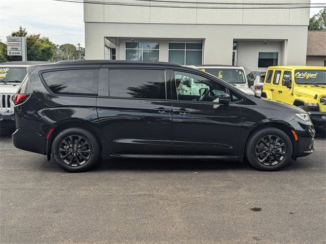 Certified 2021 Chrysler Pacifica Touring-L w/ S Appearance Package image 2