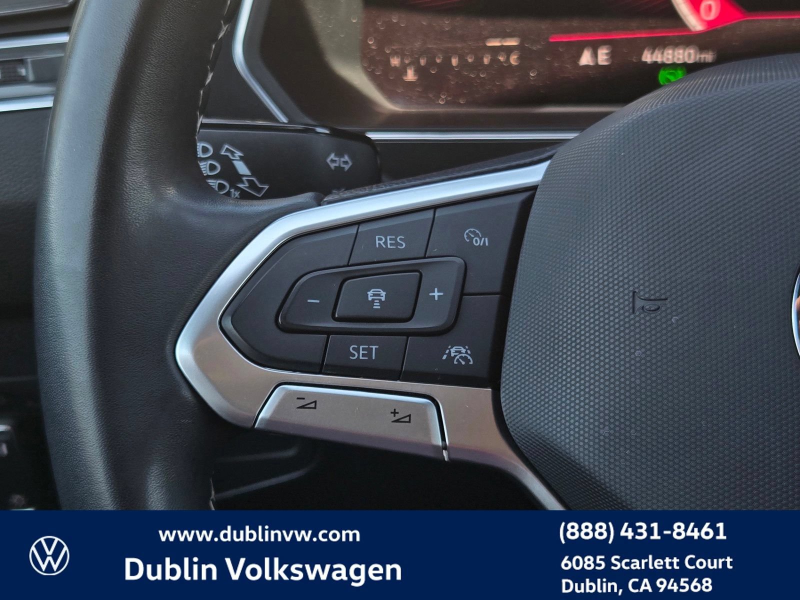 Certified 2023 Volkswagen Tiguan SE R-Line FWD image 21