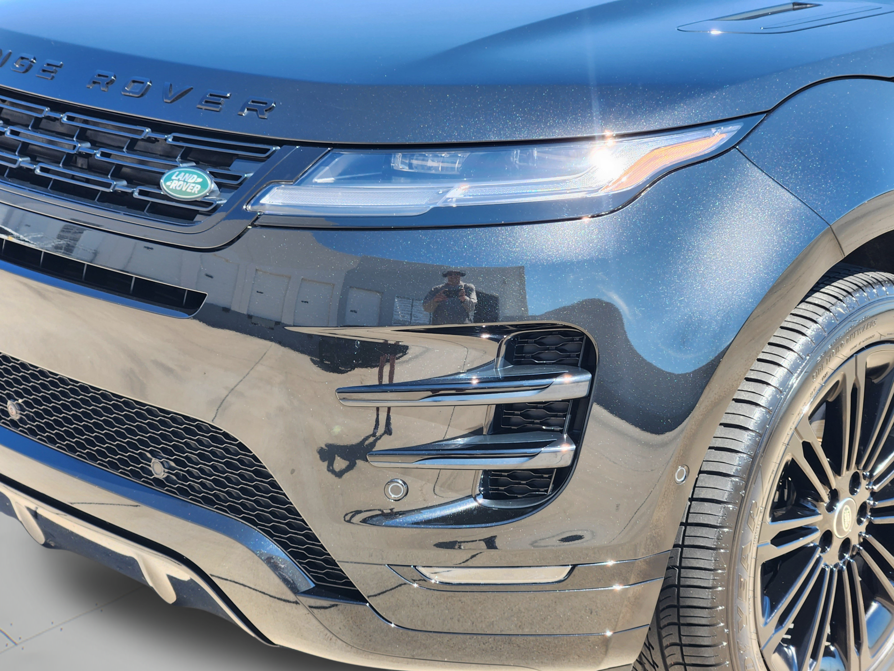 Used 2026 Land Rover Range Rover Evoque Dynamic SE AWD/4WD image 31