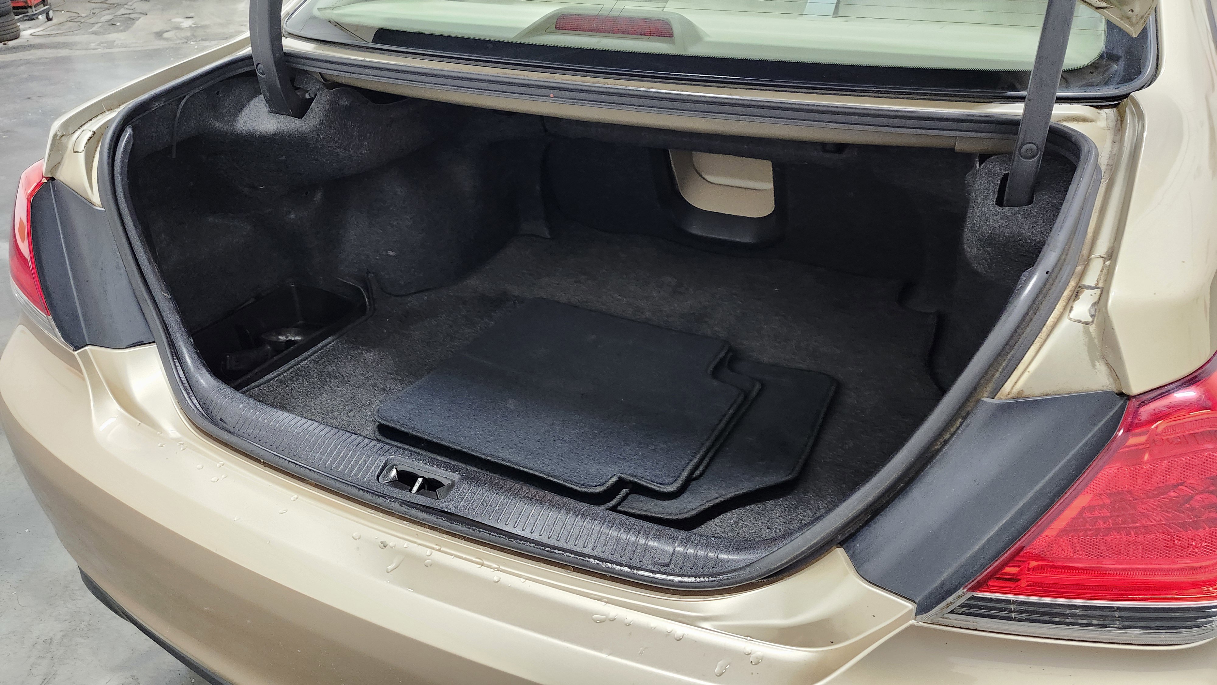 Used 2011 Toyota Avalon image 19