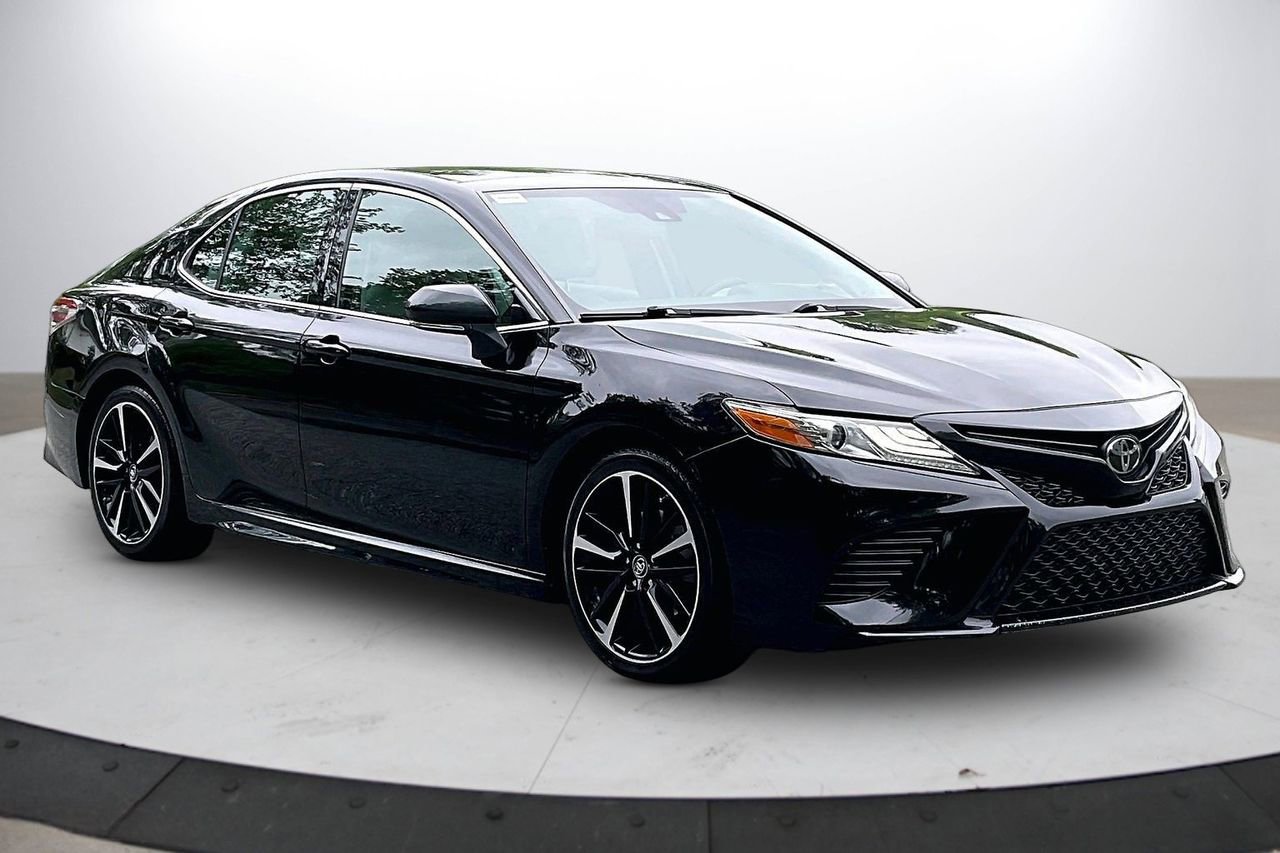 Used 2019 Toyota Camry XSE w/ Navigation Package FWD image 2