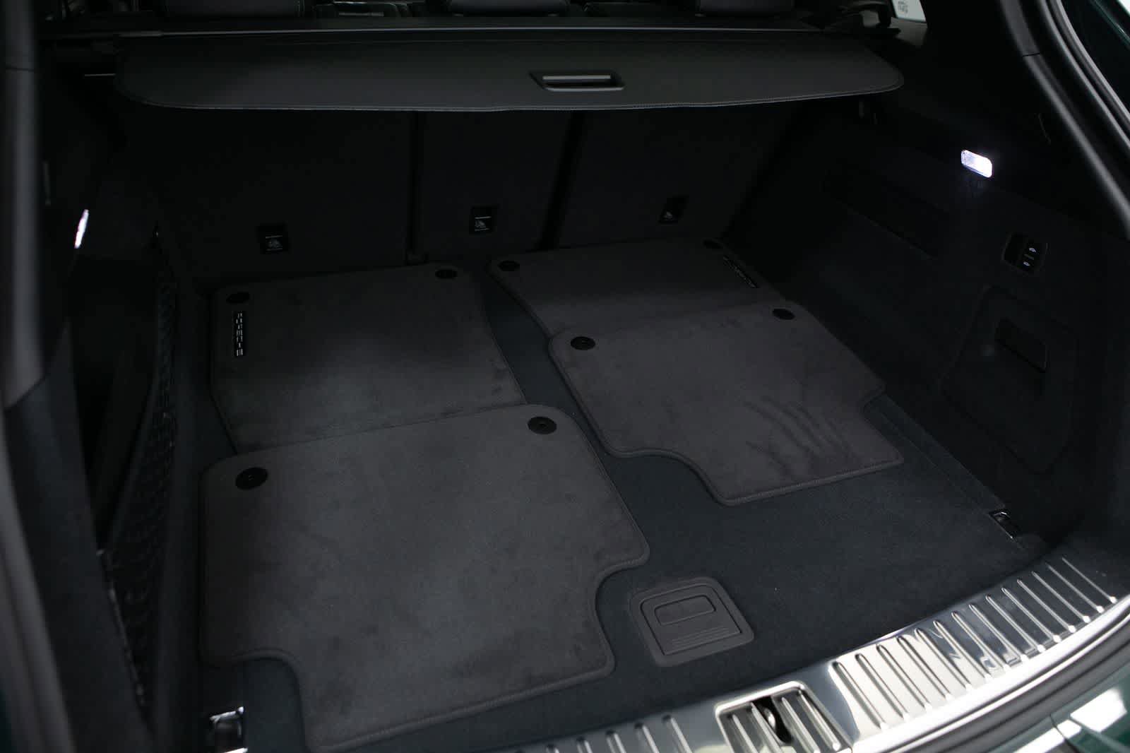 New 2025 Porsche Cayenne GTS image 40
