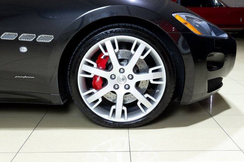 Used 2015 Maserati GranTurismo Convertible RWD image 32