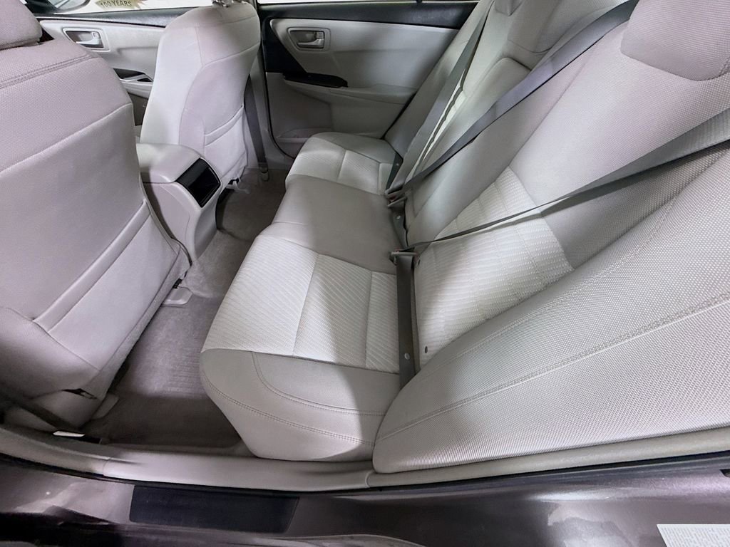 Used 2016 Toyota Camry LE FWD image 25