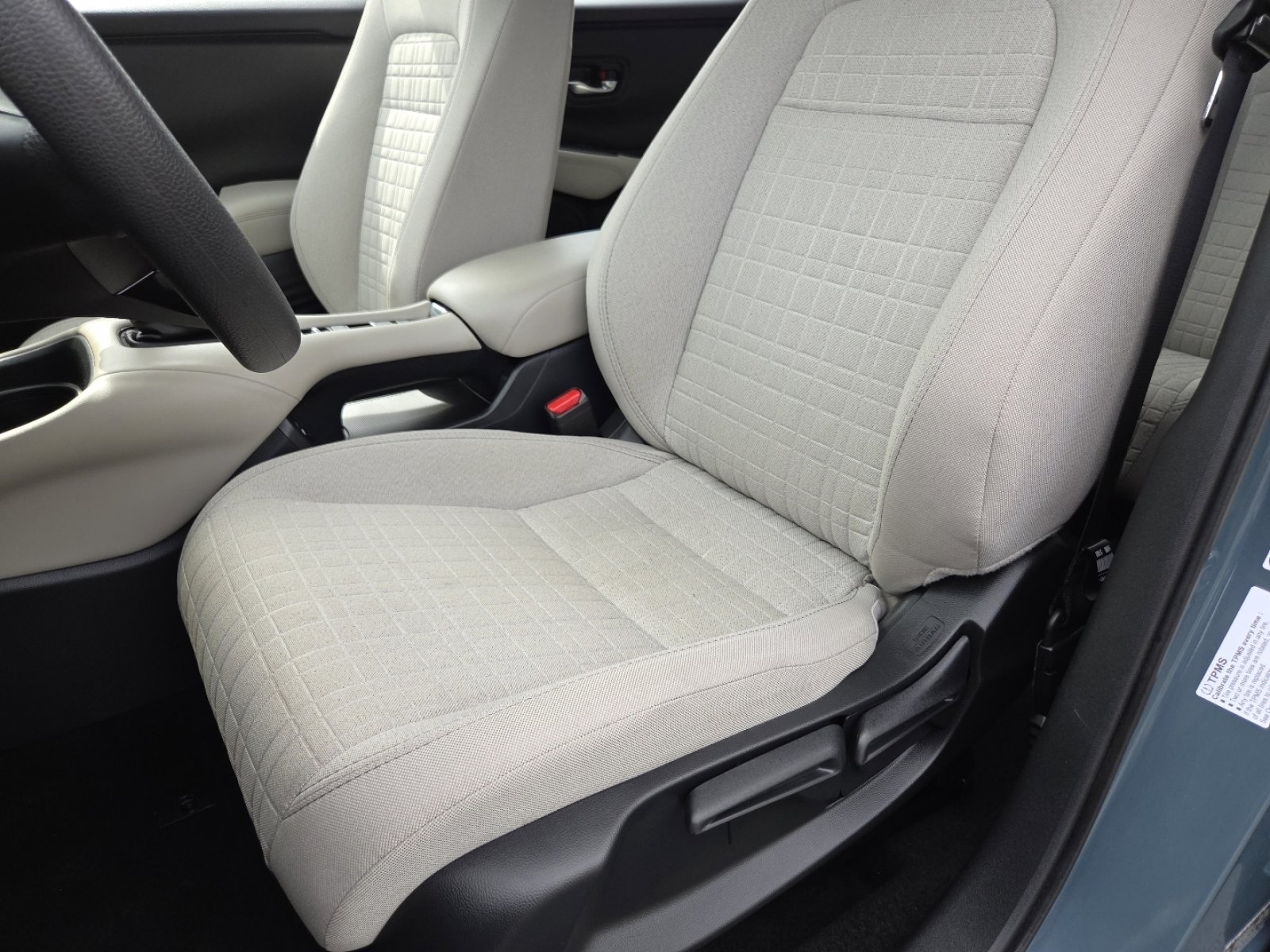 Certified 2025 Honda HR-V LX image 24