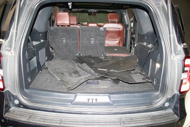 Used 2022 Ford Expedition Limited image 20