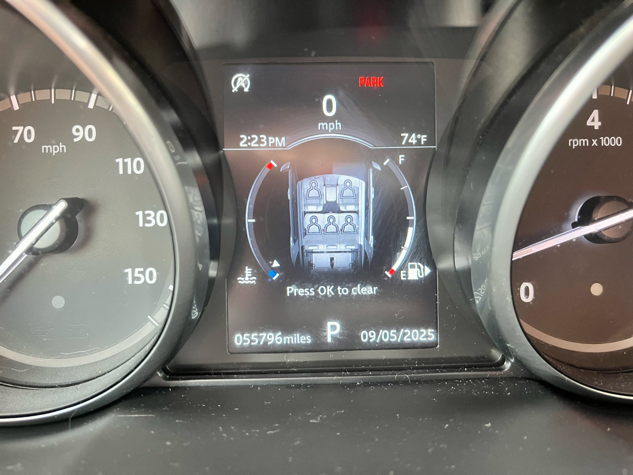 Used 2018 Land Rover Discovery Sport SE image 20