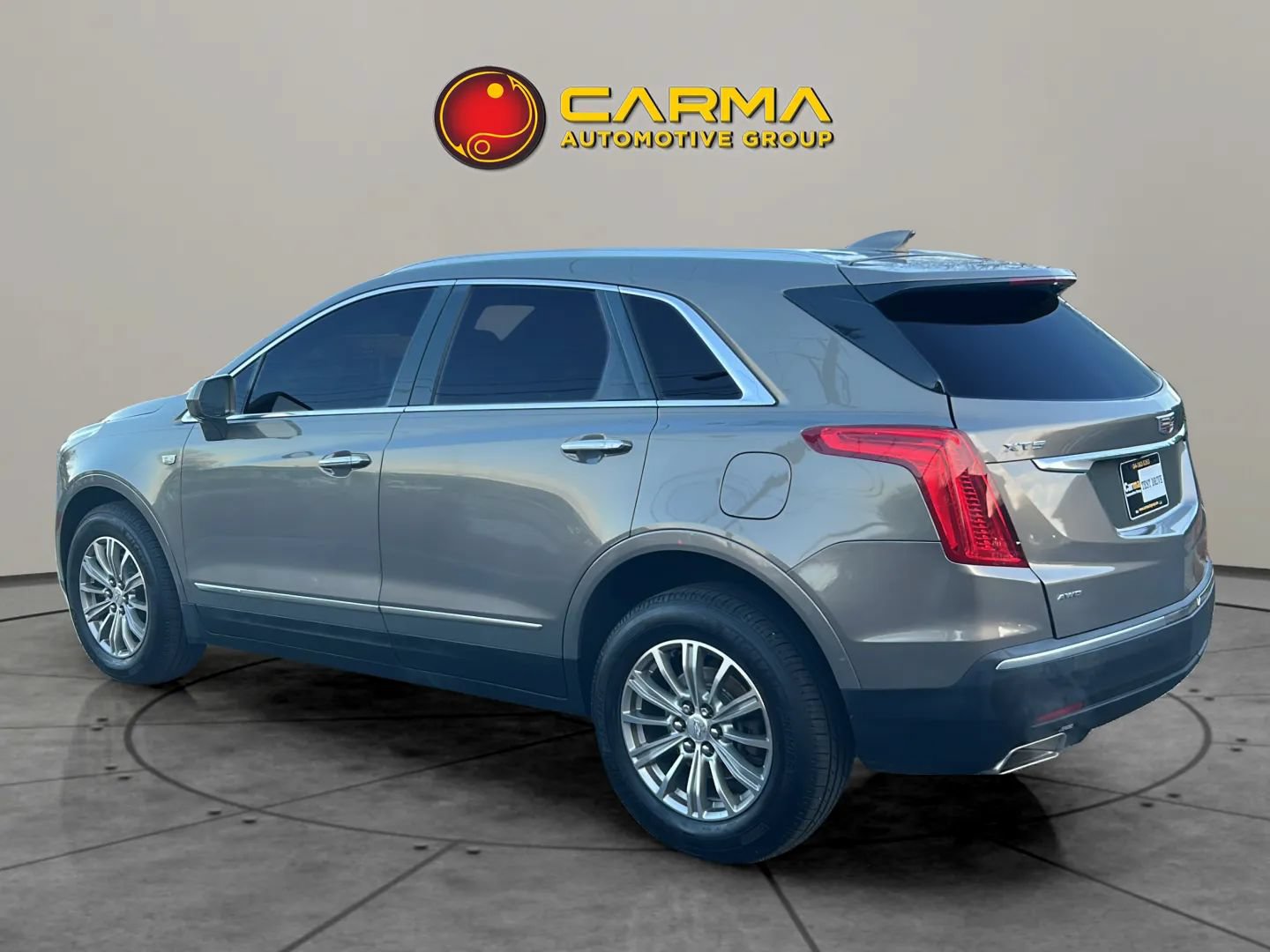 Used 2018 Cadillac XT5 Luxury w/ Driver Awareness Package AWD/4WD image 4
