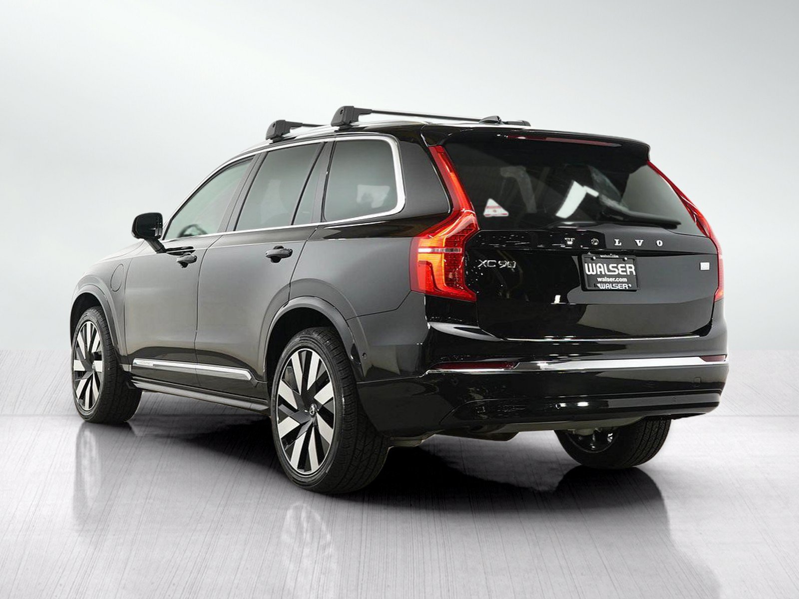 Used 2024 Volvo XC90 T8 Ultimate w/ Protection Package Premier AWD/4WD image 3