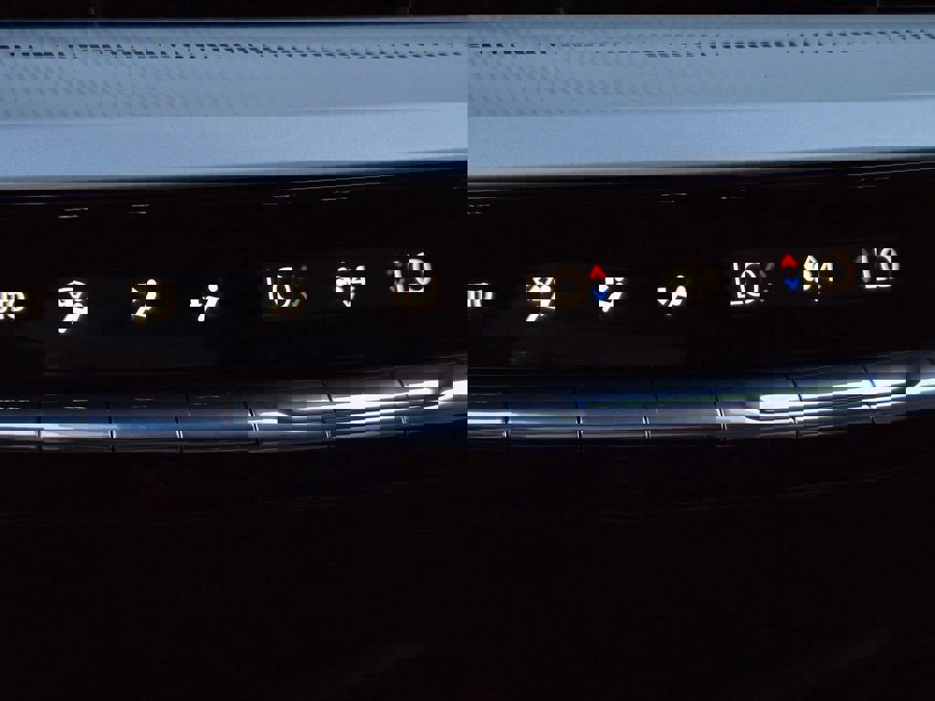 New 2026 Cadillac Optiq Luxury 1 w/ LPO, Floor Liner Package image 21