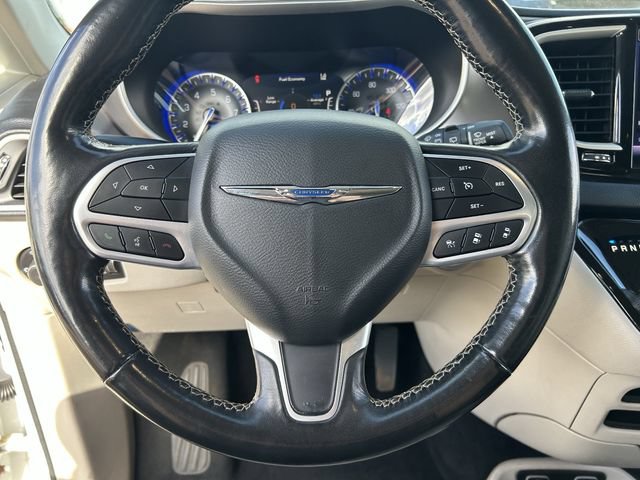 Used 2021 Chrysler Pacifica Touring-L FWD image 24