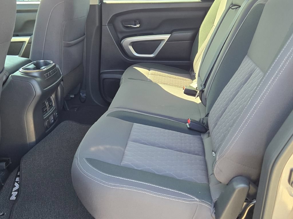 Used 2024 Nissan Titan SV w/ SV Convenience Package AWD/4WD image 17