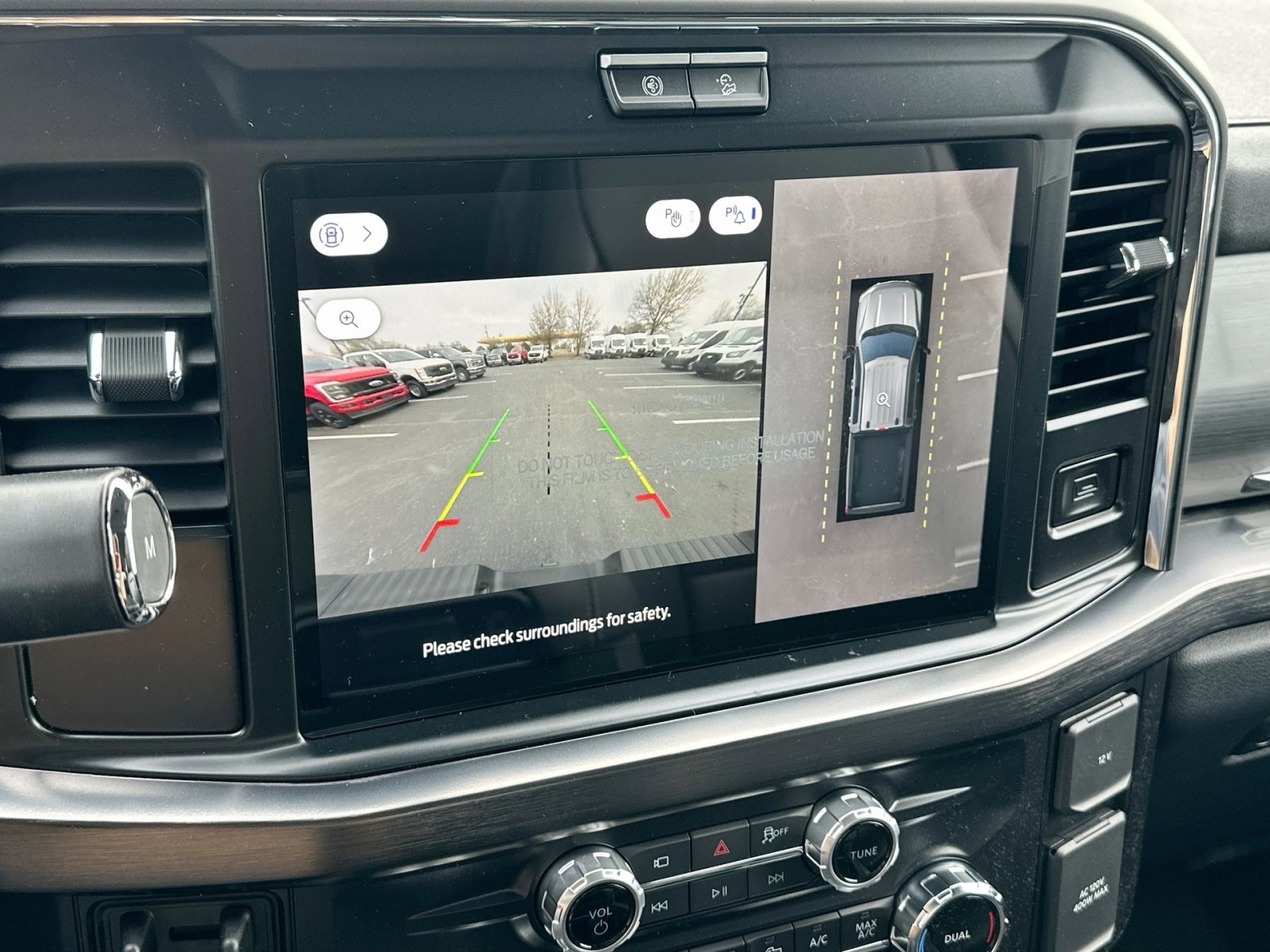 New 2026 Ford F250 Lariat w/ FX4 Off-Road Package image 24