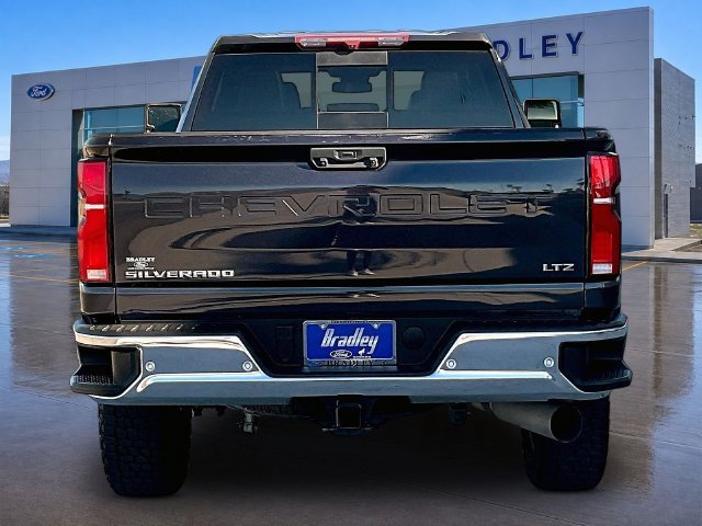 Used 2024 Chevrolet Silverado 3500 LTZ w/ LTZ Plus Package AWD/4WD image 6