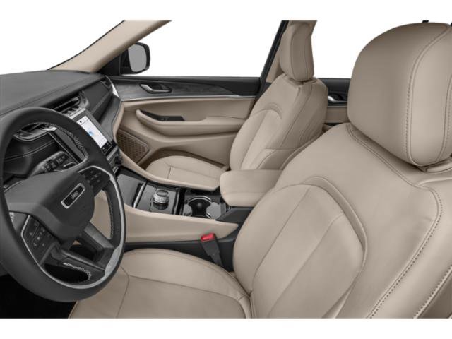 New 2025 Jeep Grand Cherokee Altitude image 6