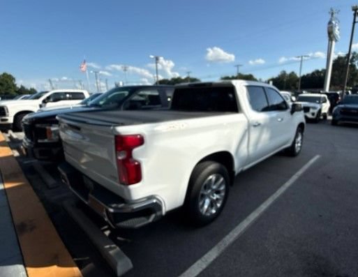 Used 2021 Chevrolet Silverado 1500 LTZ AWD/4WD image 3