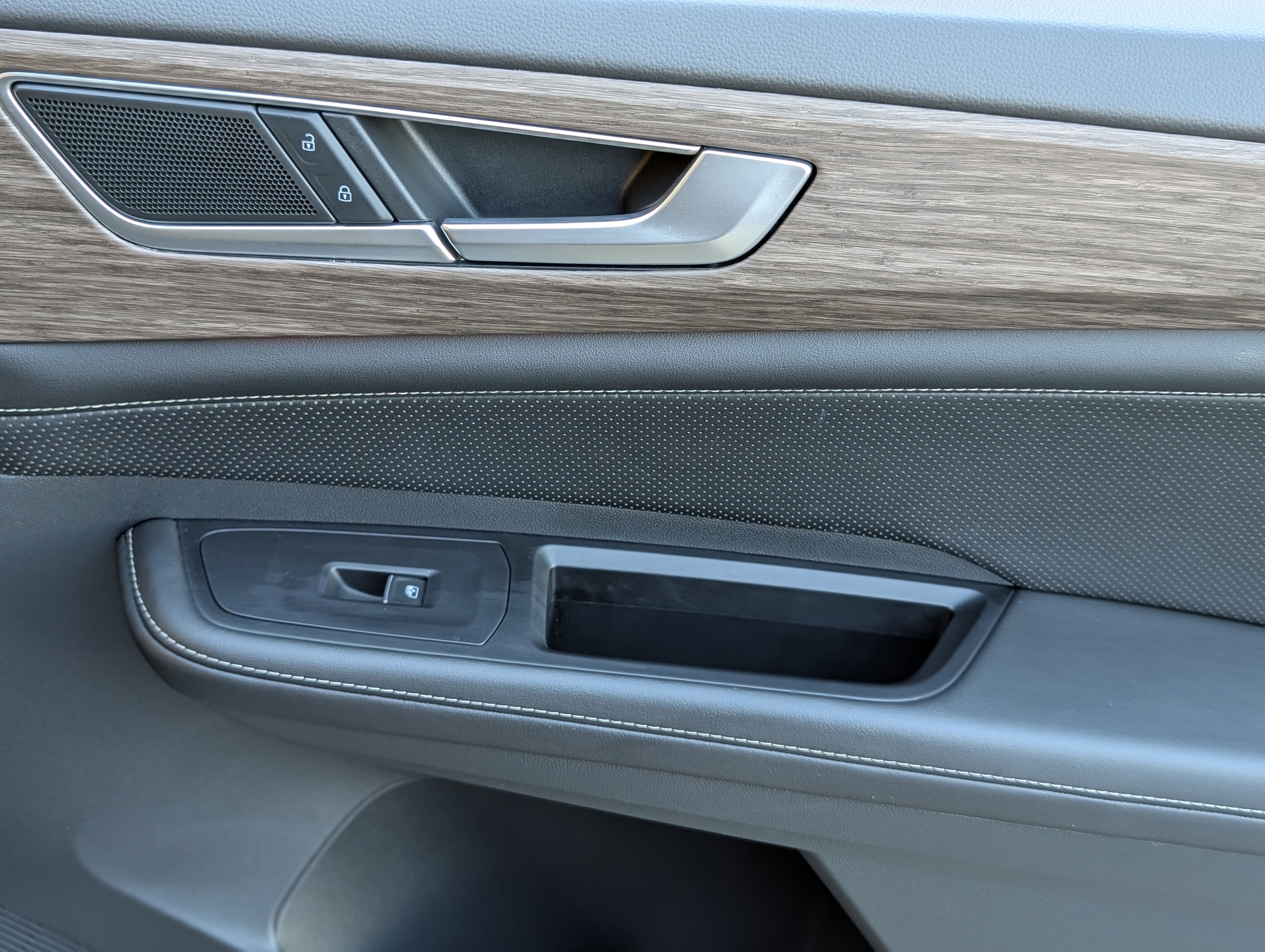 Used 2024 Volkswagen Atlas SEL image 26