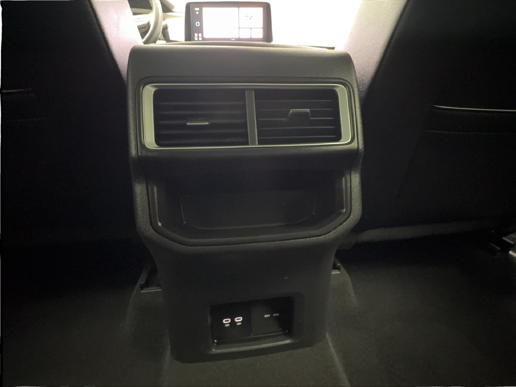Used 2024 Volkswagen Atlas Cross Sport SE FWD image 40