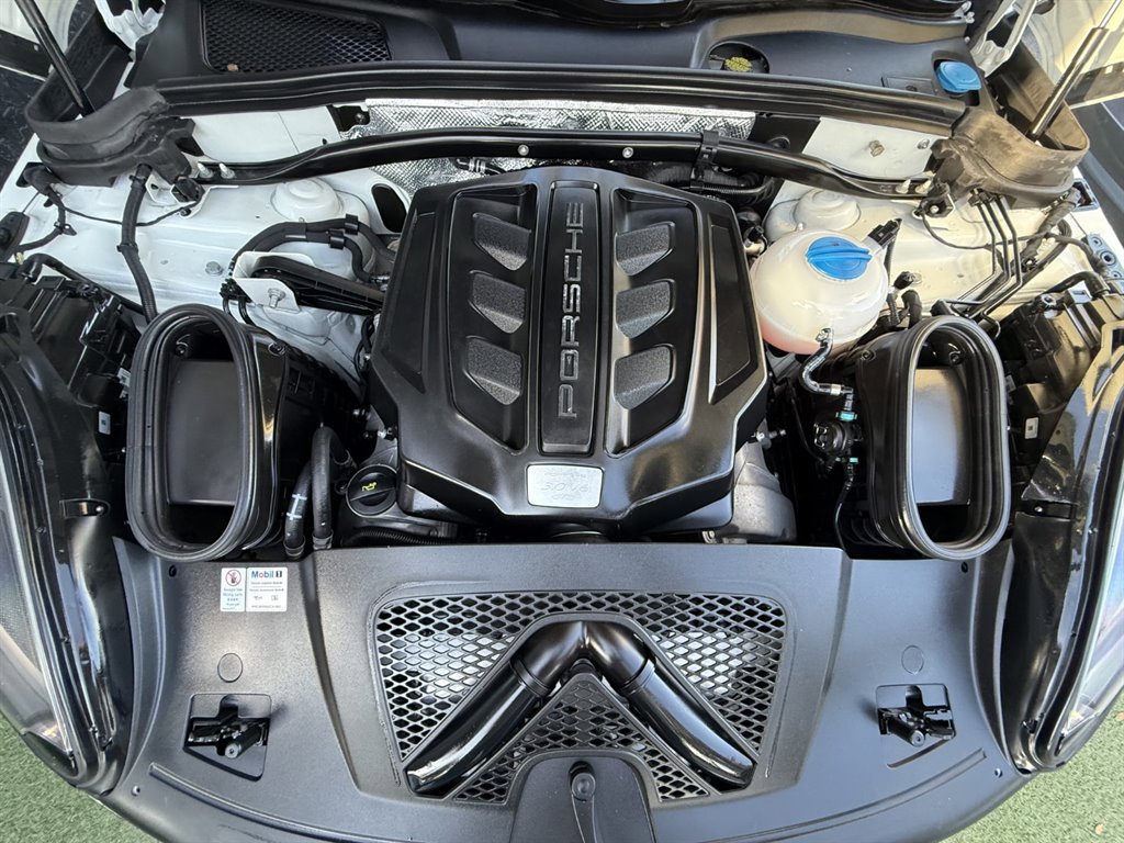 Used 2018 Porsche Macan GTS image 36