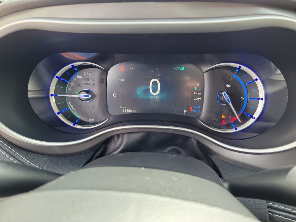 Used 2023 Chrysler Pacifica Touring-L FWD image 33