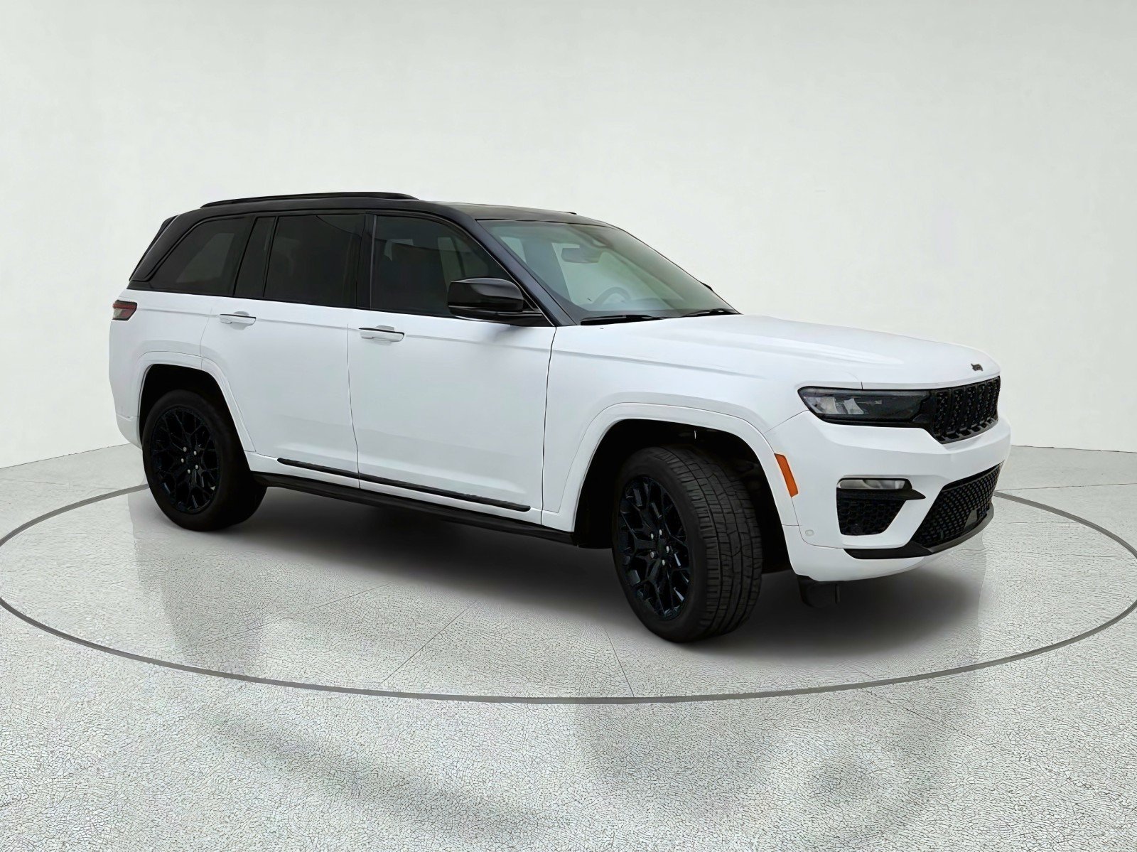Used 2024 Jeep Grand Cherokee Summit AWD/4WD image 5