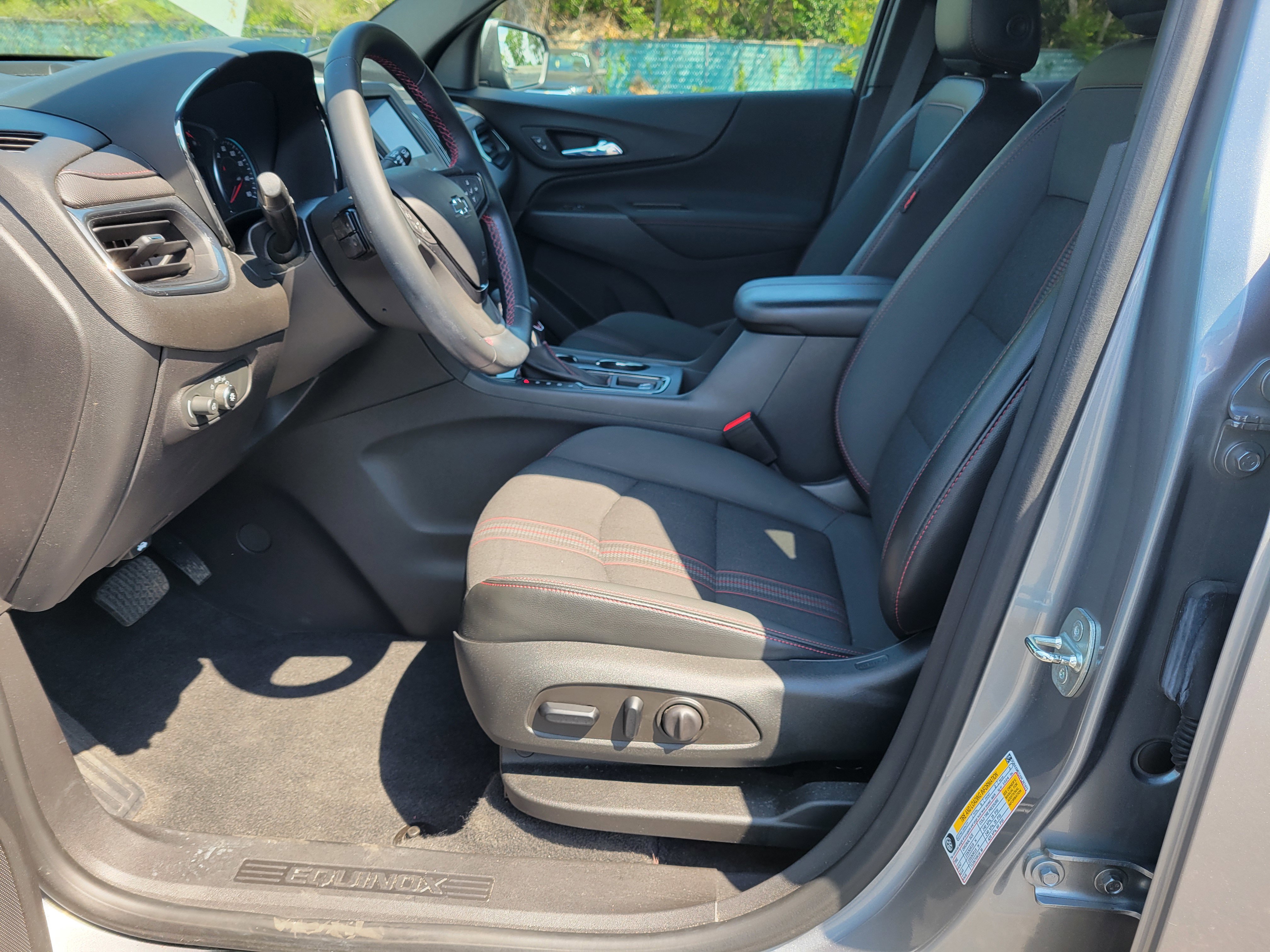 Certified 2023 Chevrolet Equinox RS w/ LPO, Cargo Package image 30