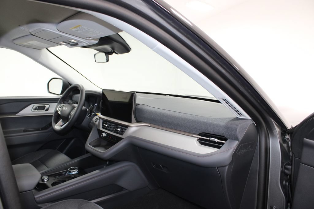 New 2026 Ford Explorer Active RWD image 28