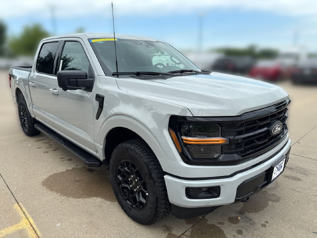 New 2026 Ford F150 XLT w/ Equipment Group 302A MID AWD/4WD image 3