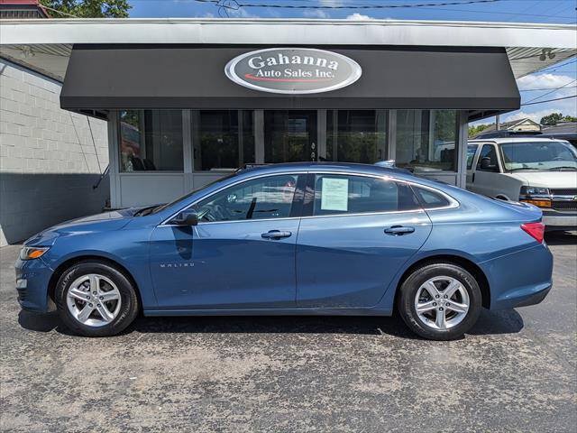 Used 2024 Chevrolet Malibu LT FWD image 2