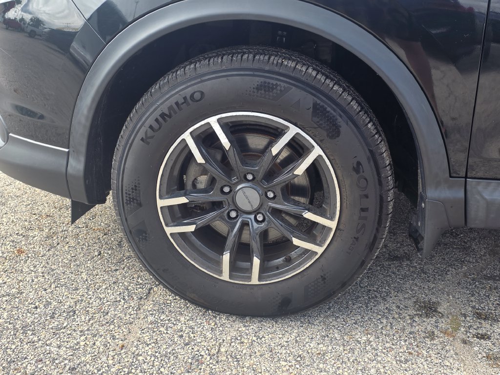 Used 2018 Nissan Rogue Sport FWD image 14