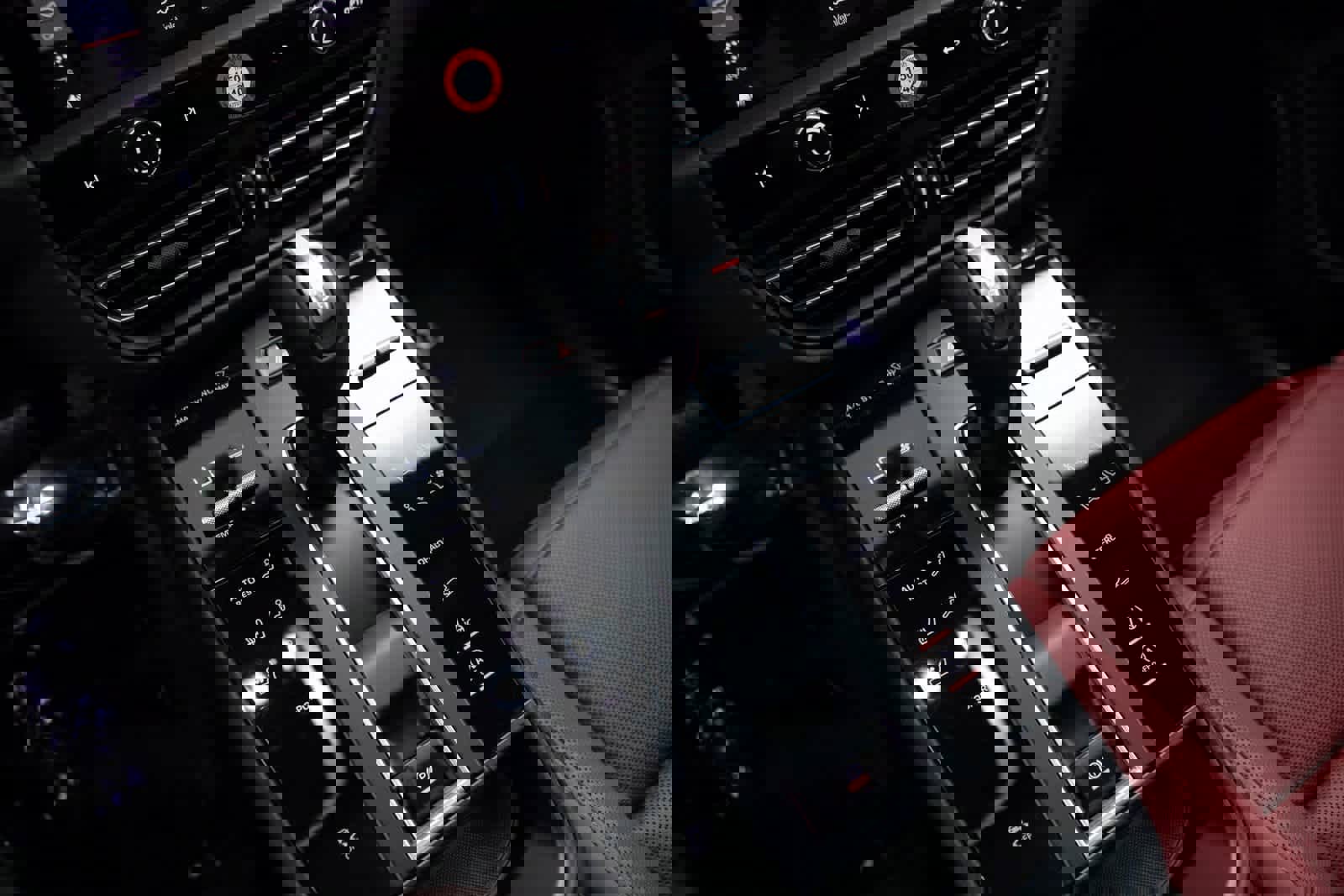 Certified 2025 Porsche Macan image 16