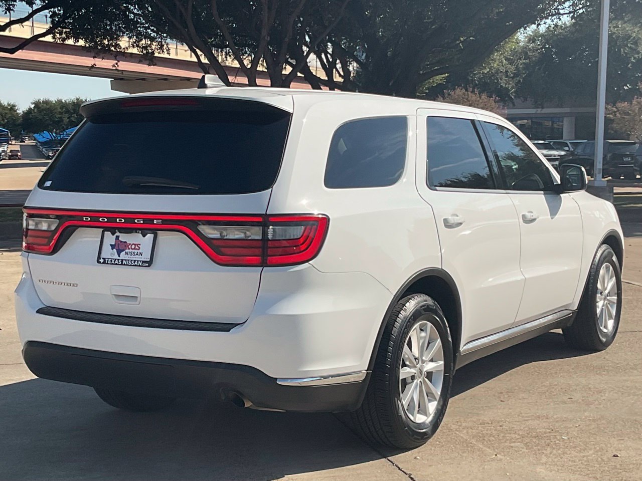 Used 2021 Dodge Durango SXT w/ 3rd Row Seating Group RWD image 4