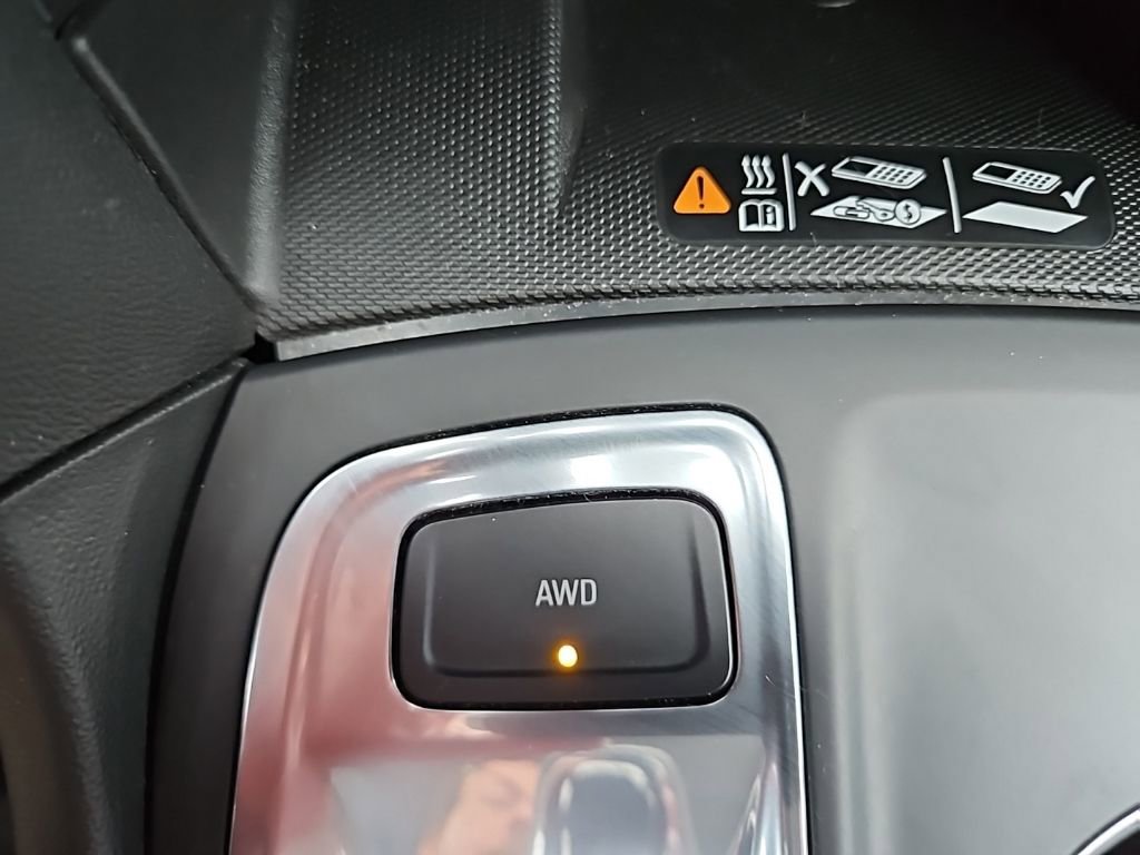 Used 2020 Chevrolet Equinox Premier image 24