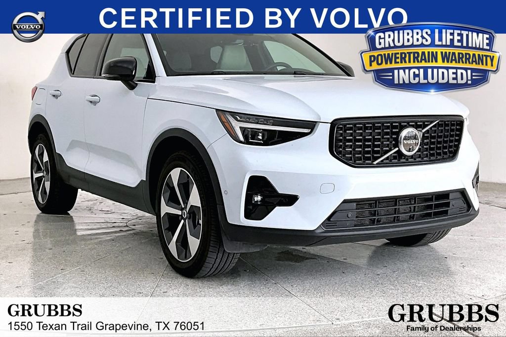 Used 2026 Volvo XC40 B5 Plus AWD/4WD image 1