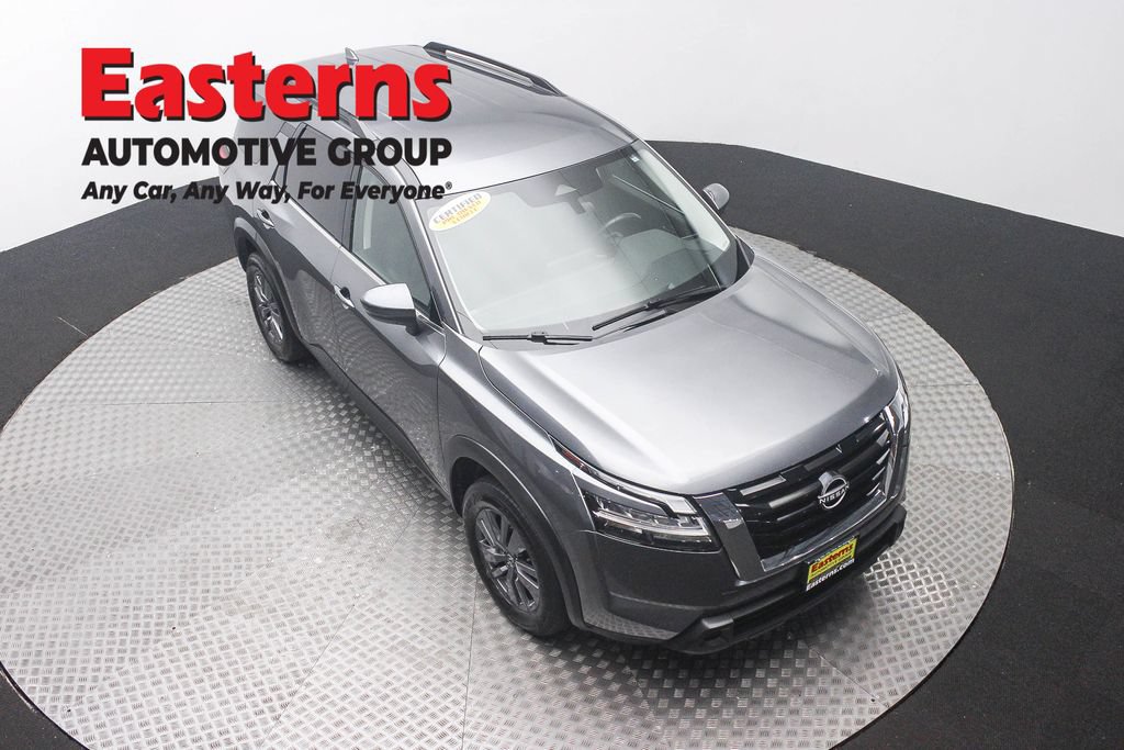 Used 2022 Nissan Pathfinder SV AWD/4WD image 3