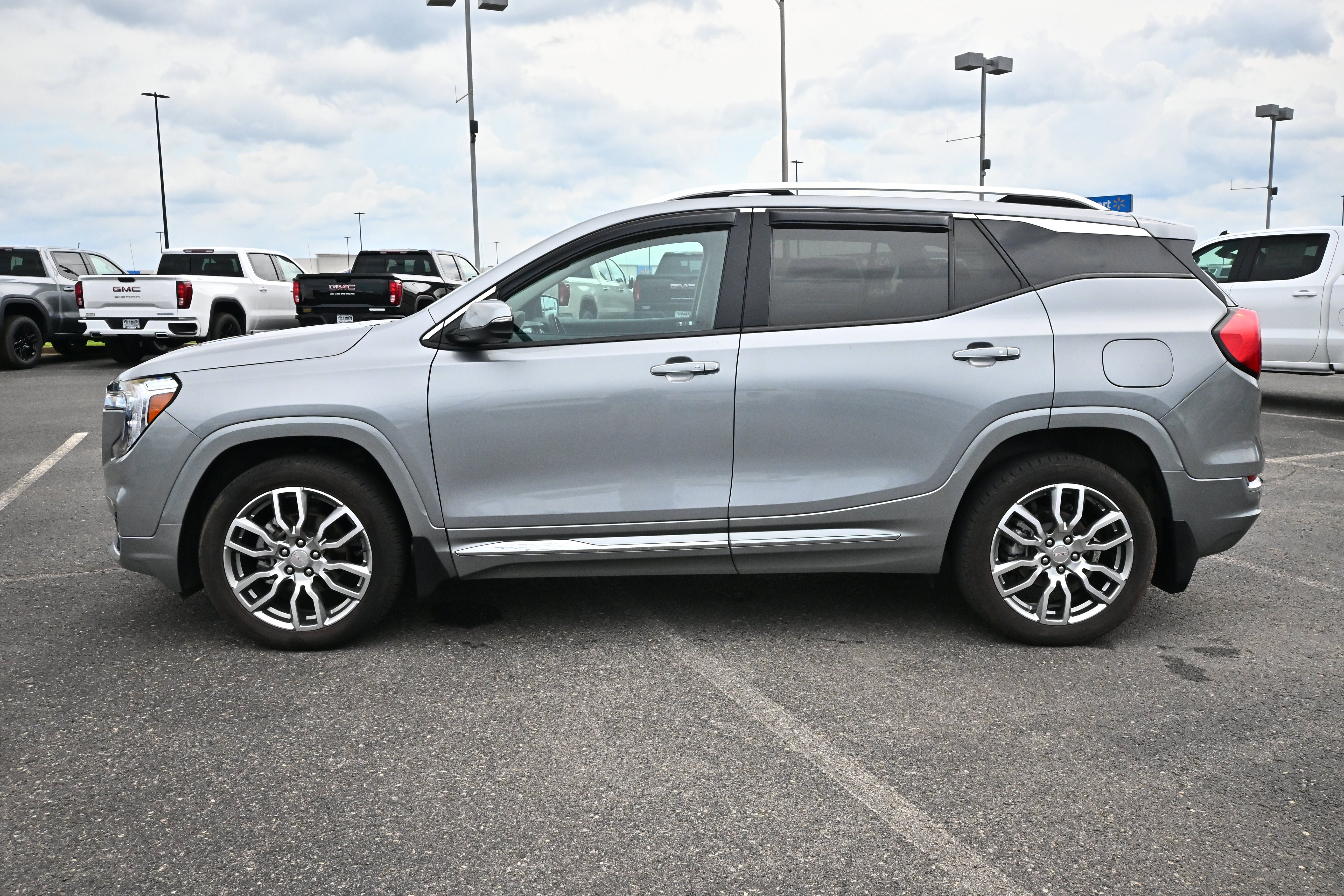Used 2023 GMC Terrain Denali w/ LPO, Floor Liner Package AWD/4WD image 5