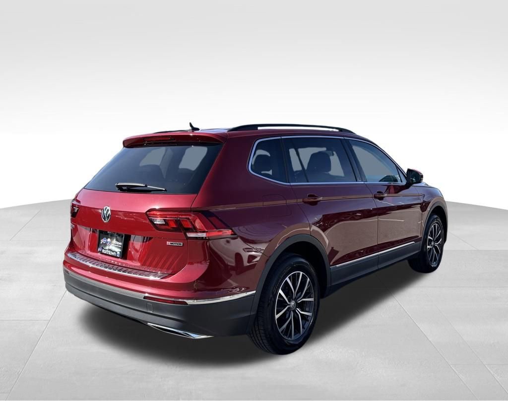 Used 2020 Volkswagen Tiguan SE w/ Panoramic Sunroof Package image 39