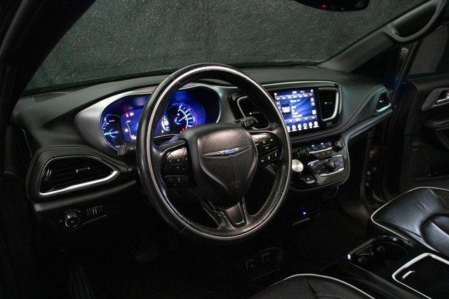 Used 2019 Chrysler Pacifica Limited w/ Advanced Safetytec Group image 24
