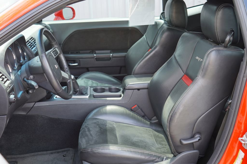 Used 2009 Dodge Challenger SRT8 RWD image 9